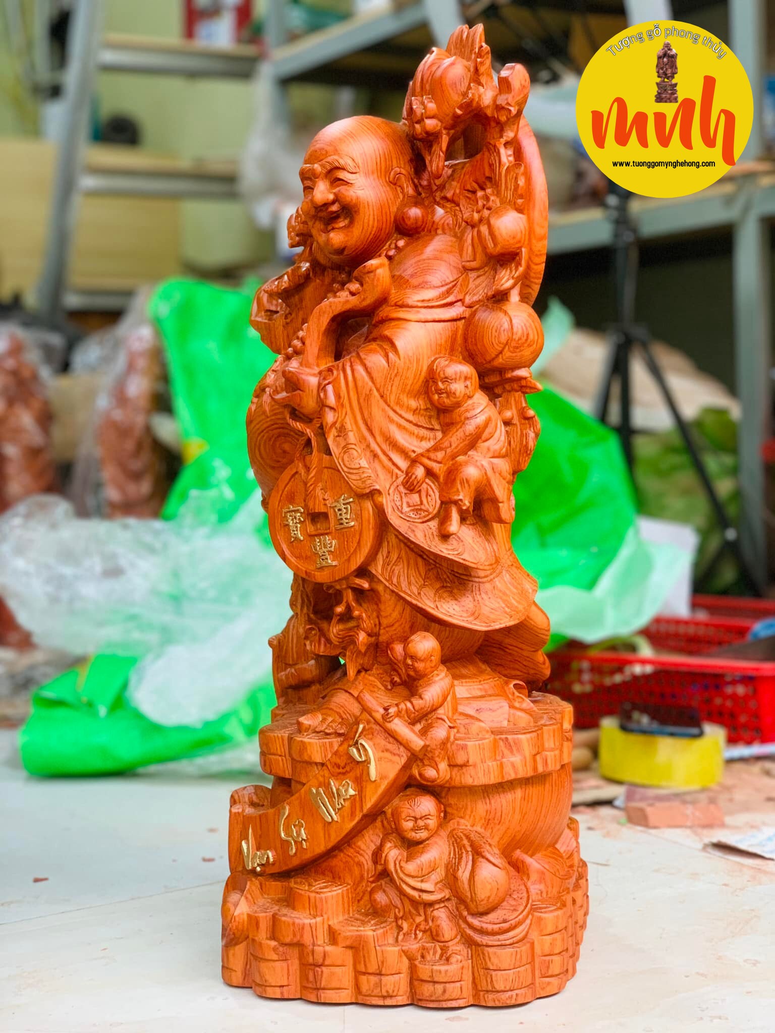 Tượng Phật Di Lặc Gánh Đào Gỗ Hương Đá